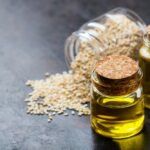 Sezamový olej - olej mnoha prvenství účinkuje nejen na pleť a vlasy, ale využijete ho i v kuchyni
