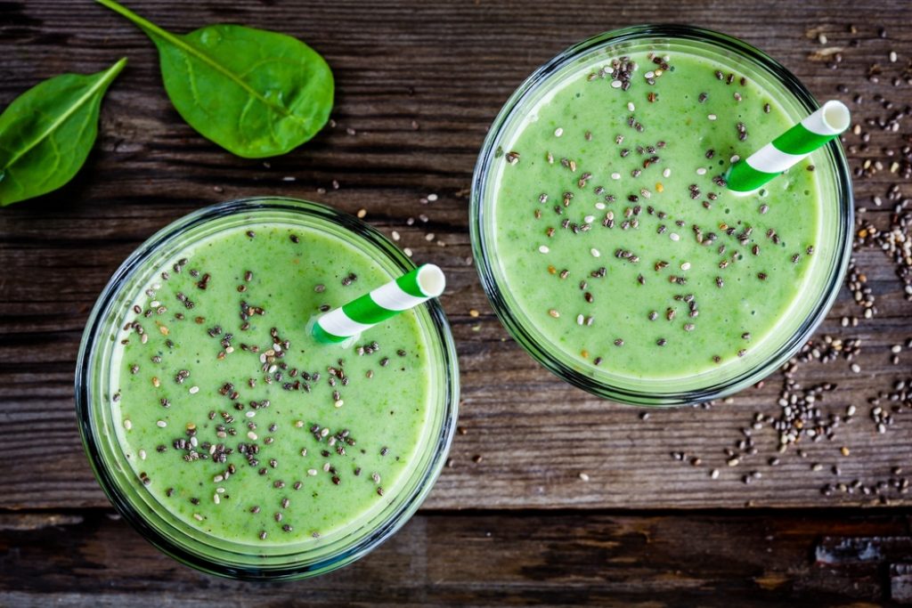 Zelené smoothie na hubnutí se špenátem