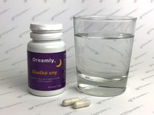 Dreamly - použití (2 kapsle, hodinu před spaním zapít vodou)