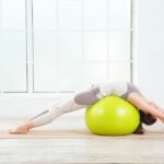 Gymnastický míč a balanční podložka na efektivní cvičení a rehabilitaci v domácnosti - pro těhotné, děti i seniory